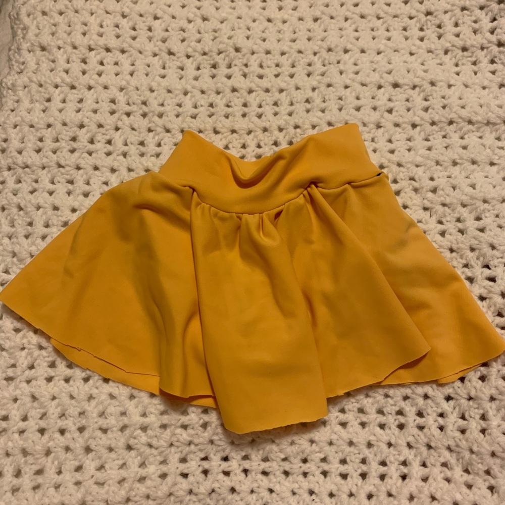 Skirted bummies w/matching bow for 2 of them